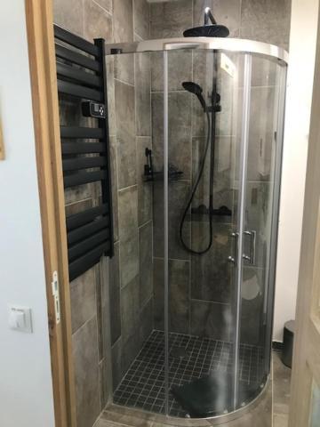 Petit mas provencal 3 pers 1 piece 30 m2 tout confort lisiere foret jardin Jacuzzi Piscine Saint-Paul-en-Forêt Extérieur photo