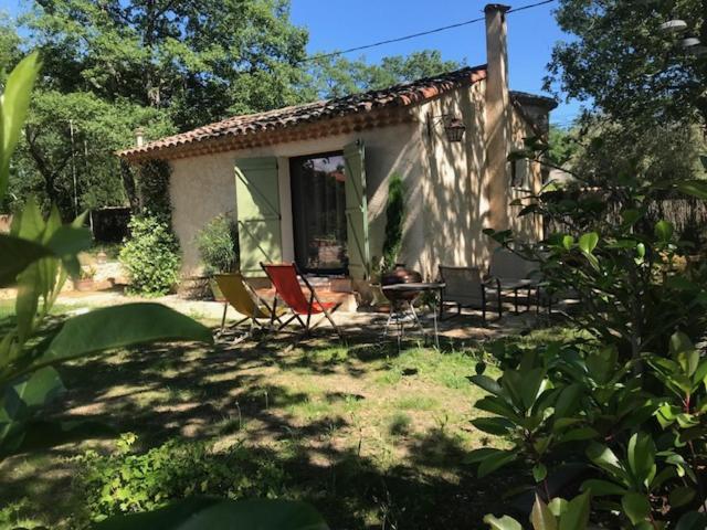 Petit mas provencal 3 pers 1 piece 30 m2 tout confort lisiere foret jardin Jacuzzi Piscine Saint-Paul-en-Forêt Extérieur photo