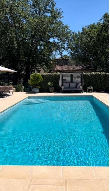 Petit mas provencal 3 pers 1 piece 30 m2 tout confort lisiere foret jardin Jacuzzi Piscine Saint-Paul-en-Forêt Extérieur photo